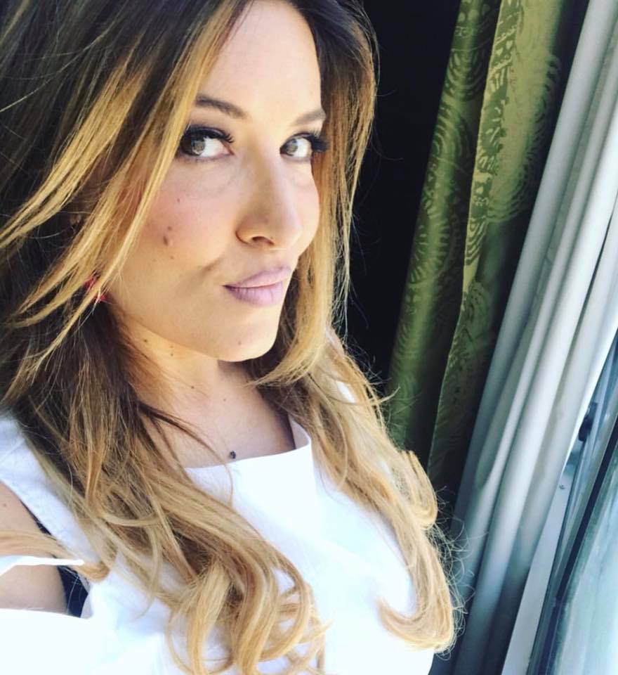 Selvaggia Lucarelli stappa e stoppa i beveroni di Juice Plus